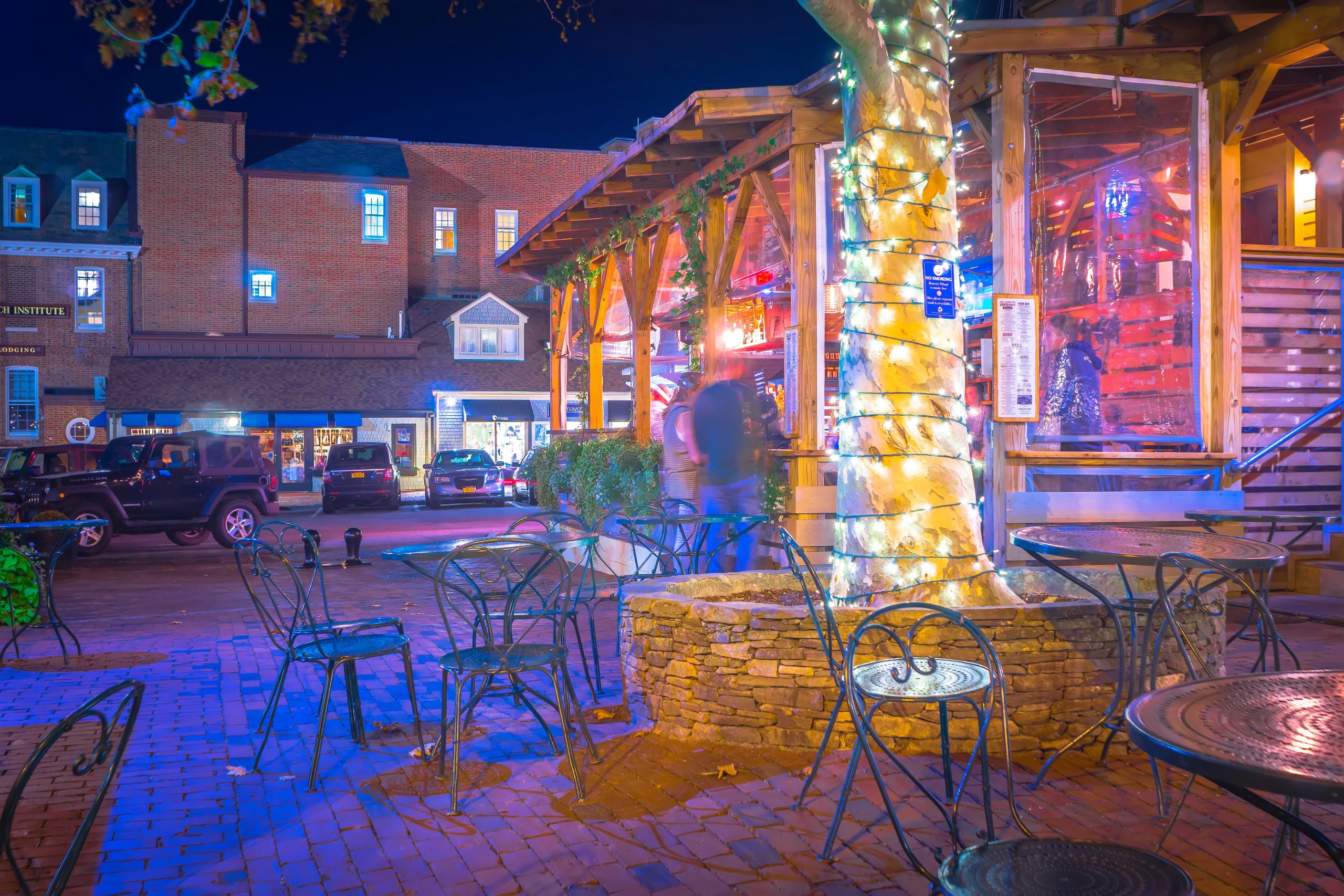 newport rhode island city streets in the evening