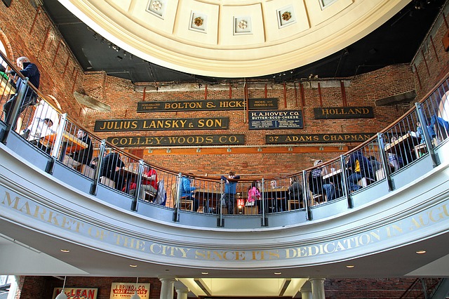 quincy-market-1403904_640